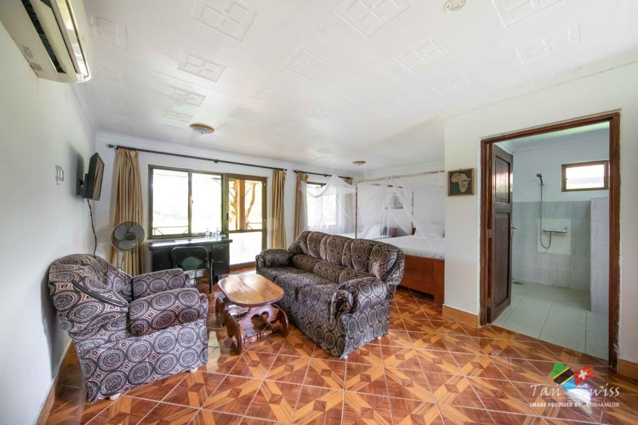 Tan-Swiss Lodge Mikumi Bagian luar foto