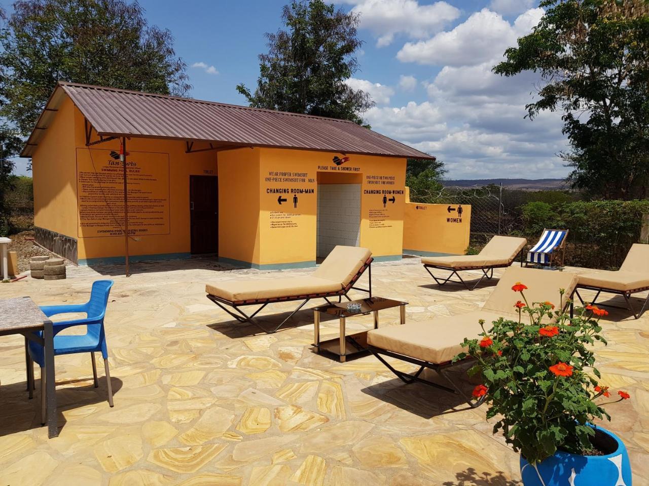 Tan-Swiss Lodge Mikumi Bagian luar foto